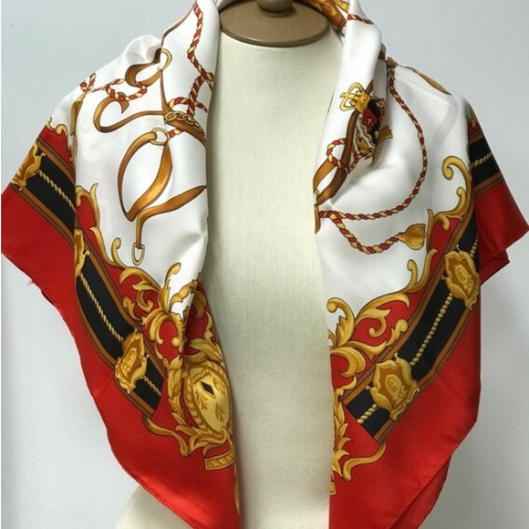 Vintage 80s/90s Square Scarf, Head Scarf, Neck Scarf, Traditional Scarf - Picture 5 of 10